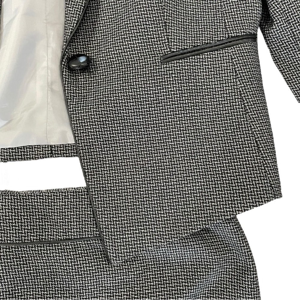 Tahari by Arthur Levine gray two piece skirt and jacket blazer tweed set… - Picture 3 of 7